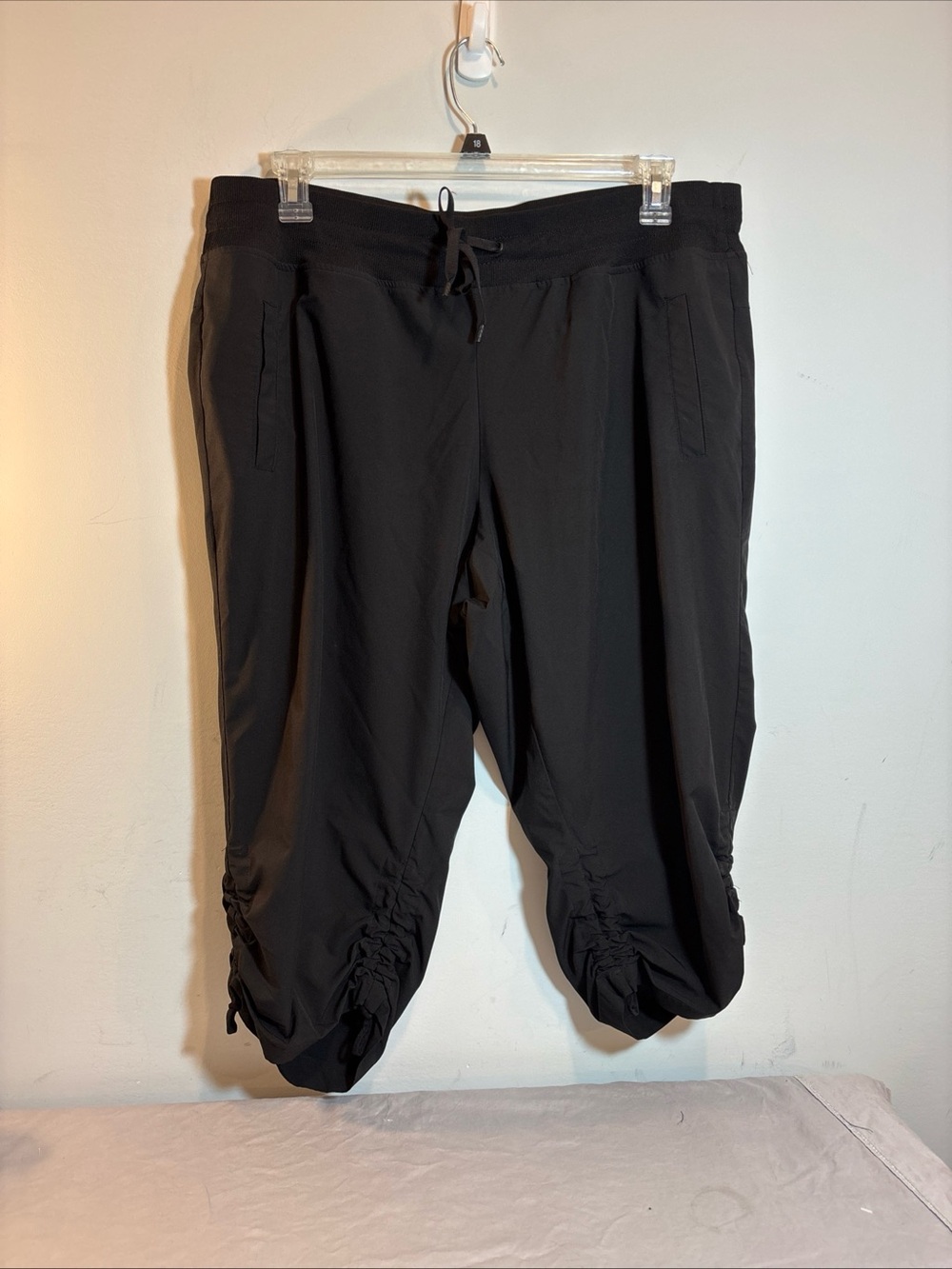 MNY Marc New York Performance Crop Black Drawstring Cropped Pants 741